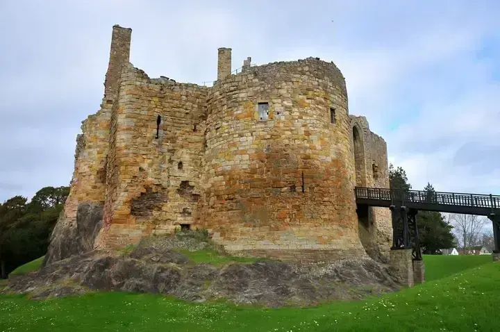 Dirleton Castle · original photography 7