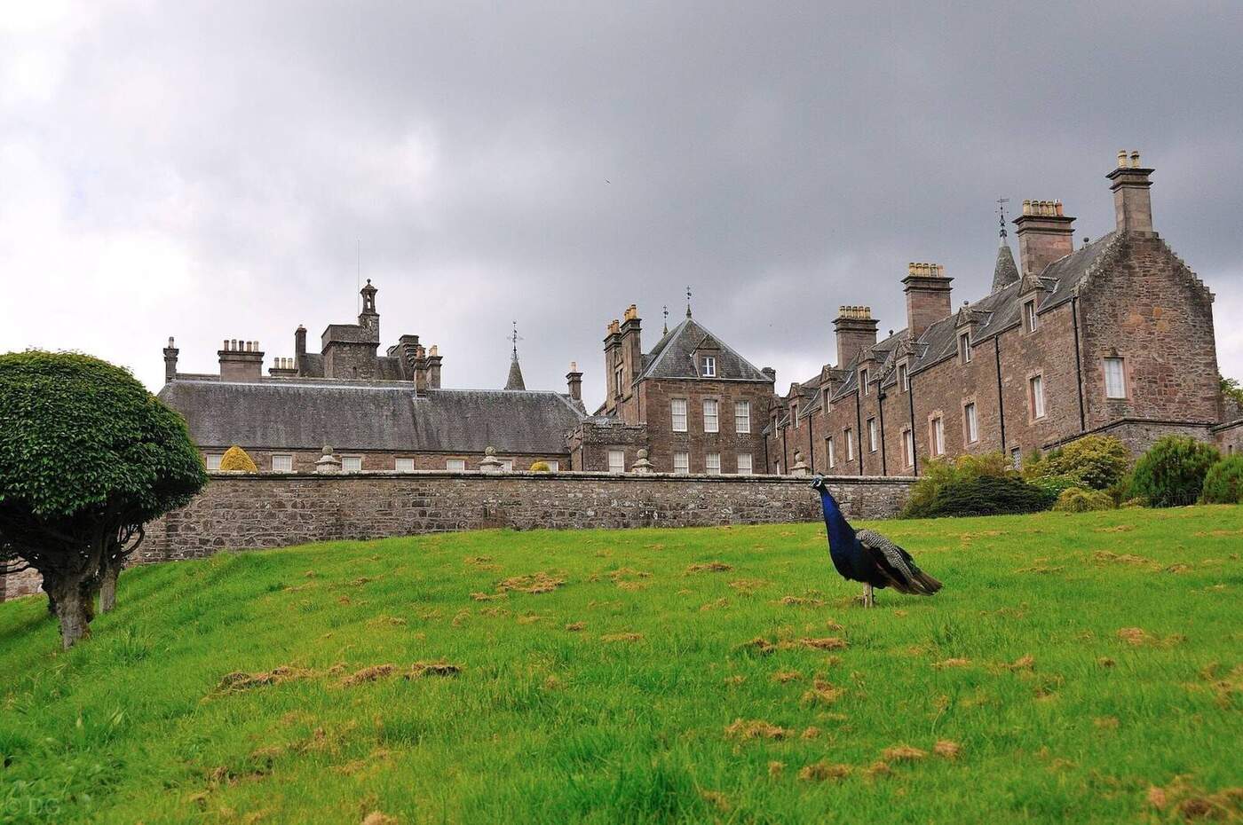 Drummond Castle · Perthshire