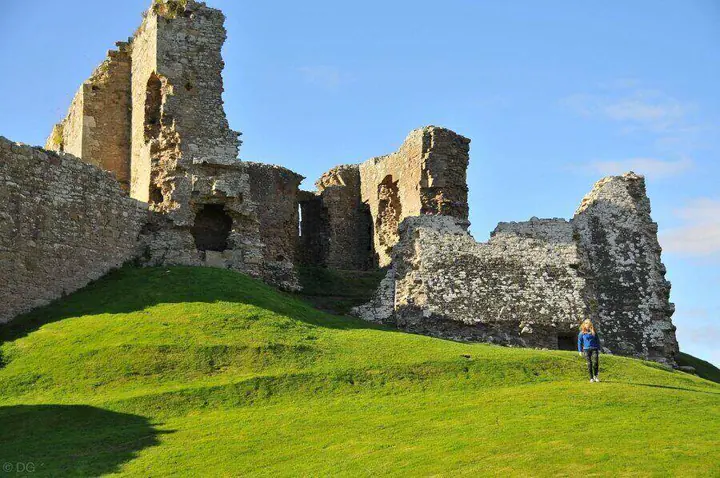 Duffus Castle · original photography 2