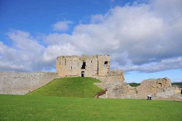 Duffus Castle · original photography 4