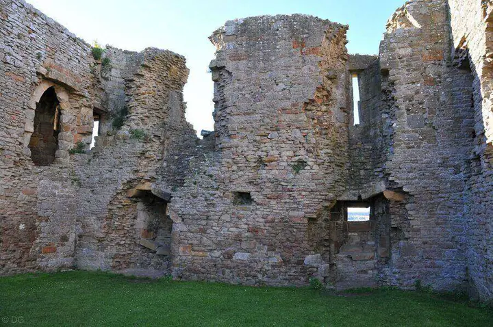 Duffus Castle · original photography 6