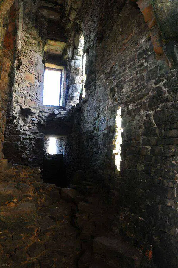 Duffus Castle · original photography 8
