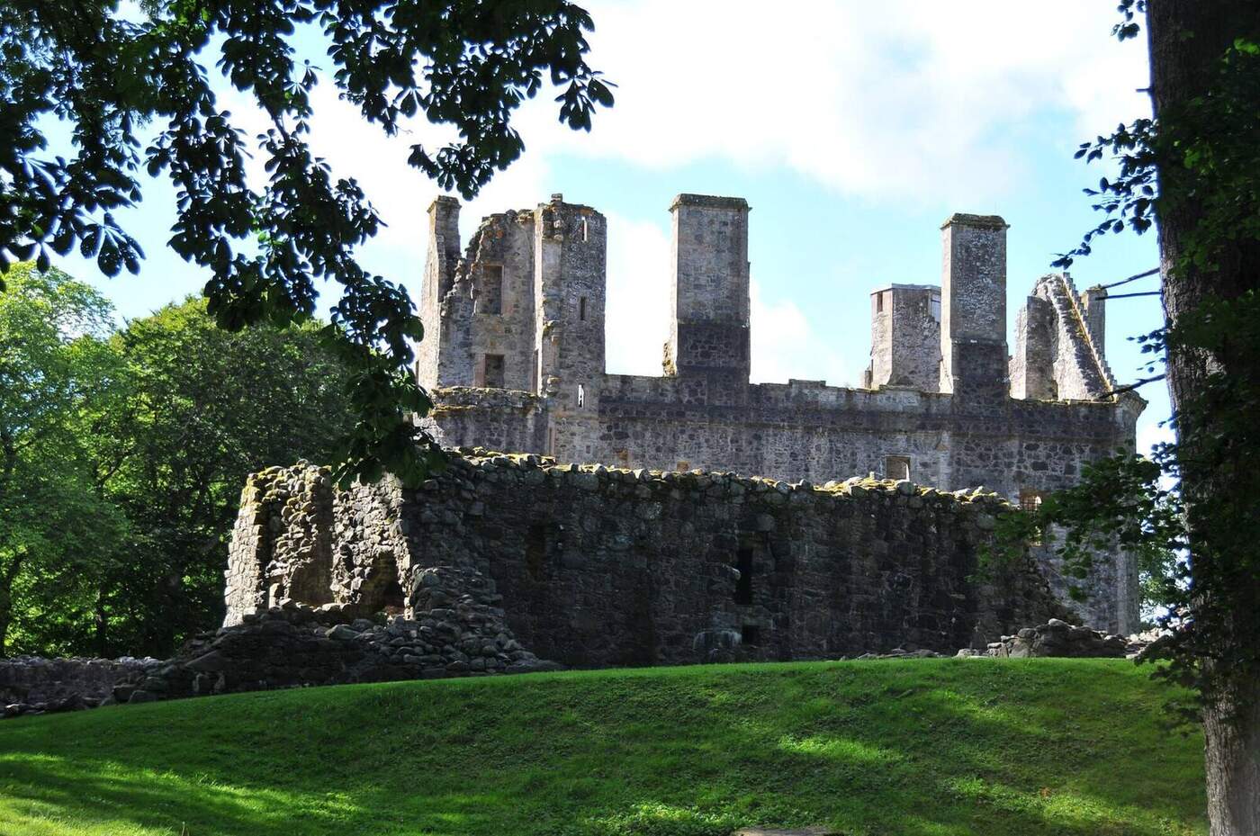 Huntly Castle · Aberdeenshire