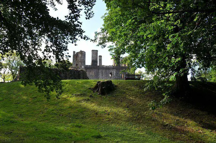 Huntly Castle · original photography 2