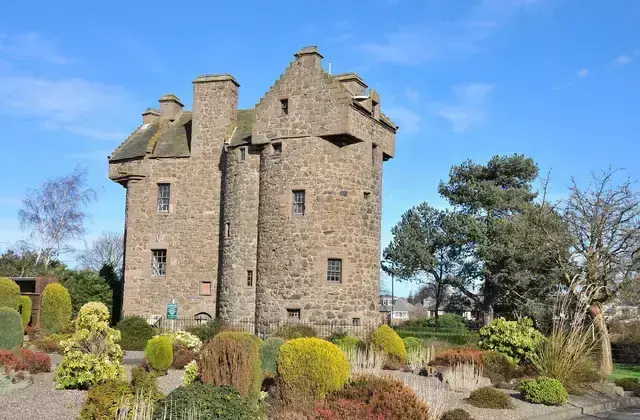 Claypotts Castle — Angus