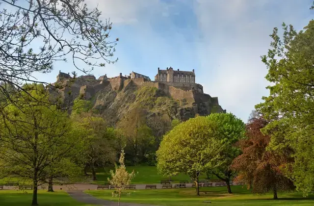 Edinburgh Castle · Edinburgh & The Lothians