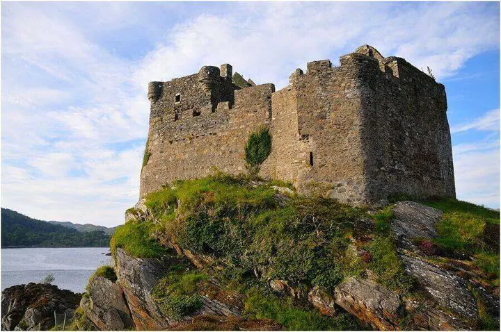 Castle Tioram · original photography 2